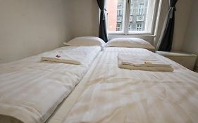 Pest-Port Apartment 4 Rooms For 16 Person